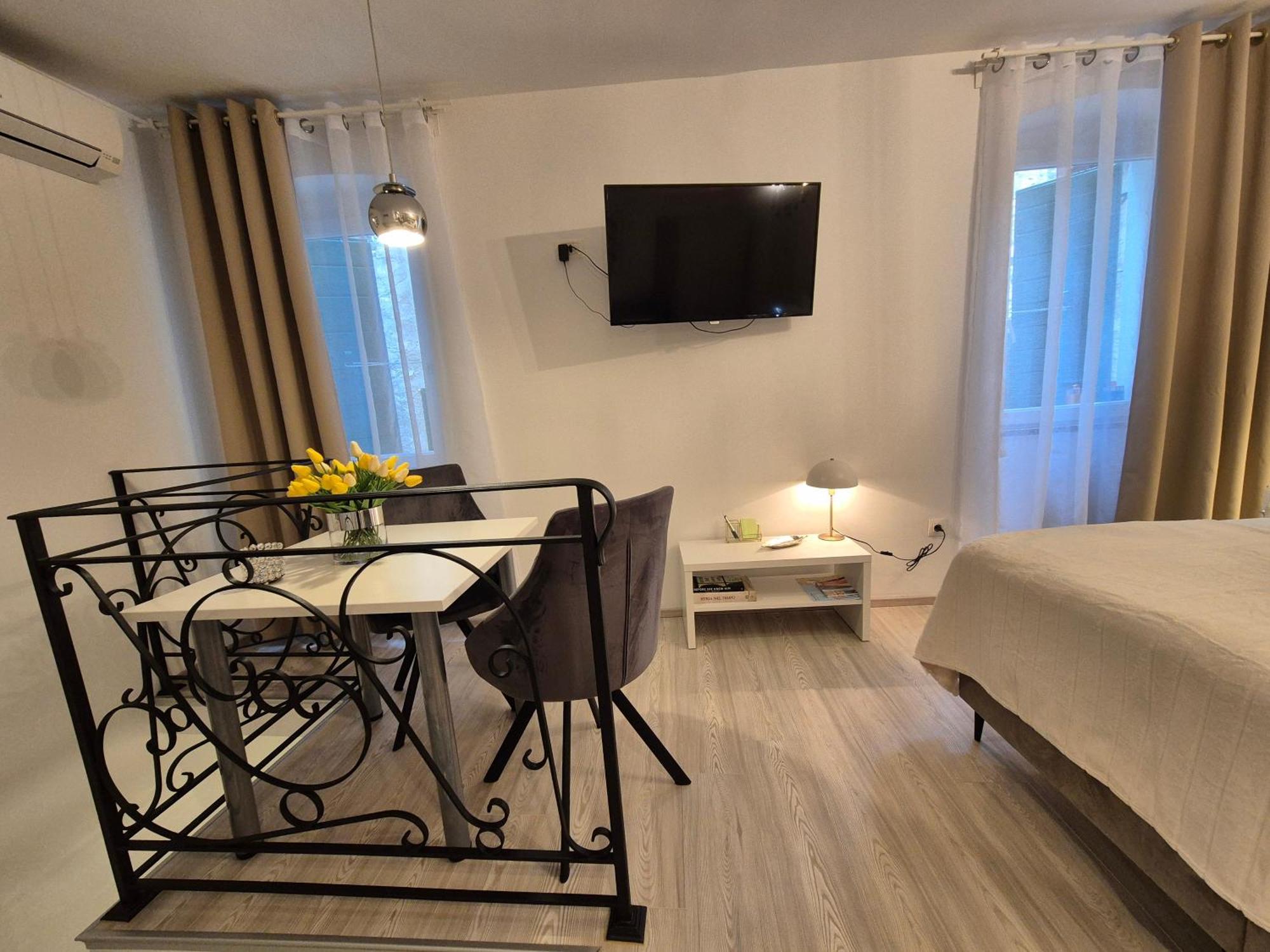 Studio Apartment Lily Rovinj Exterior foto