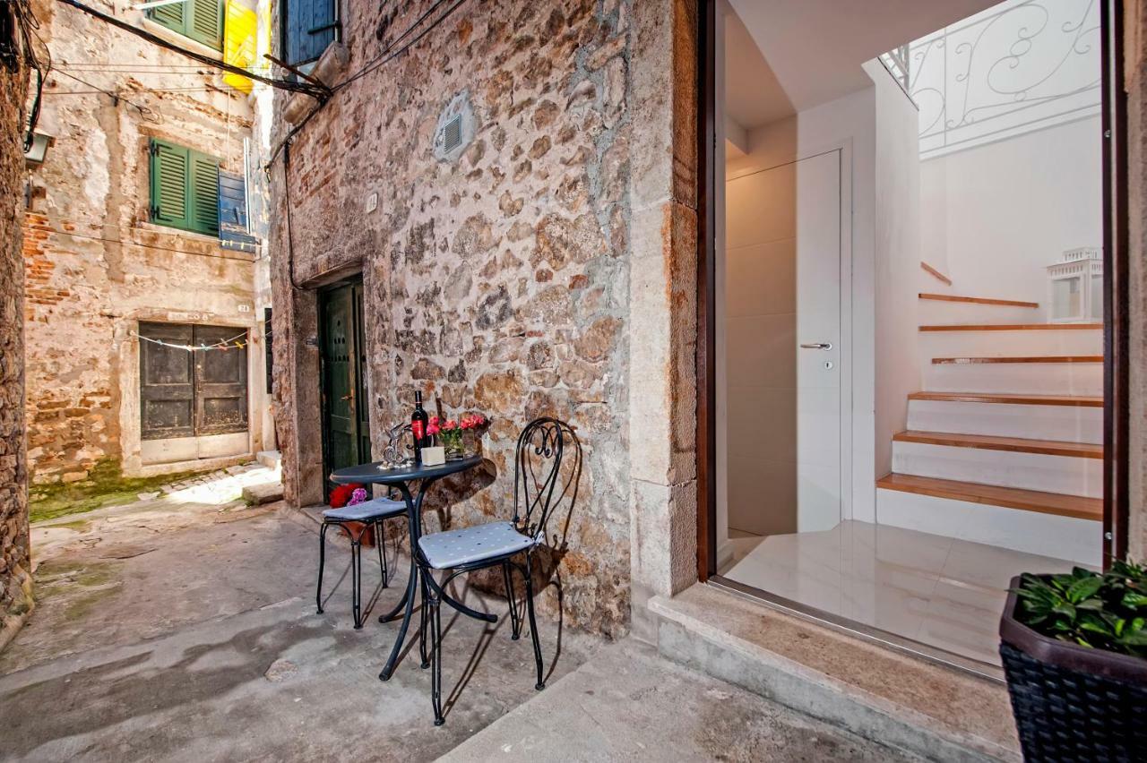 Studio Apartment Lily Rovinj Exterior foto